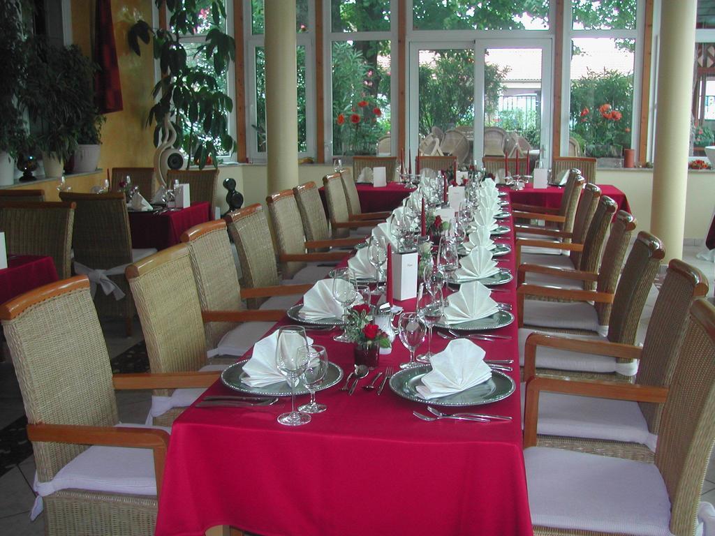 Hotel Restaurant Boeck "Roter Hahn" Sankt Poelten Exterior photo